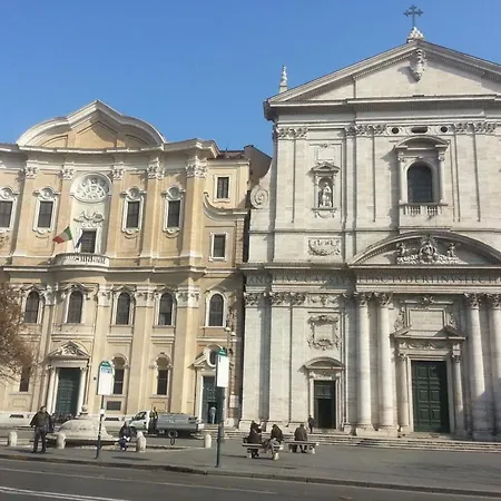 Appartamento Warm Charming In Campo De Fiori *