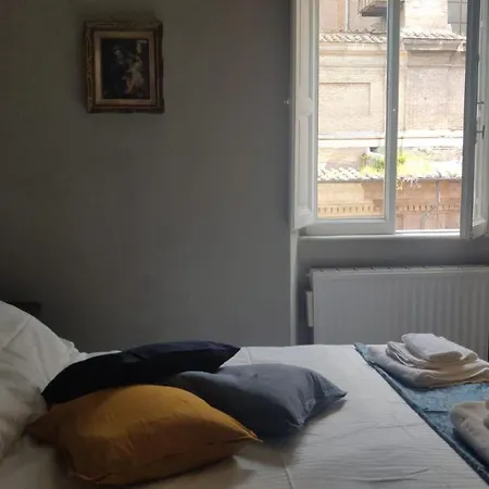 Warm Charming In Campo De Fiori Διαμέρισμα *