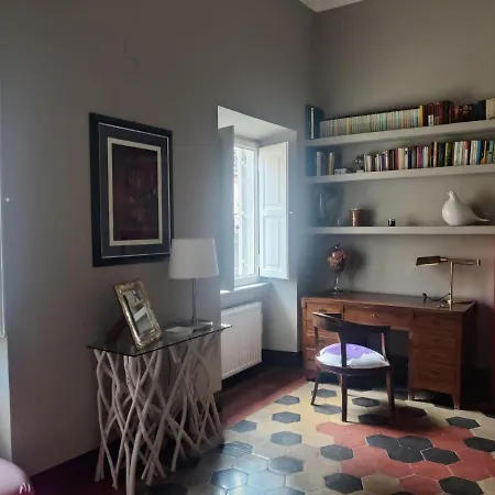 Apartment Warm Charming In Campo De Fiori *